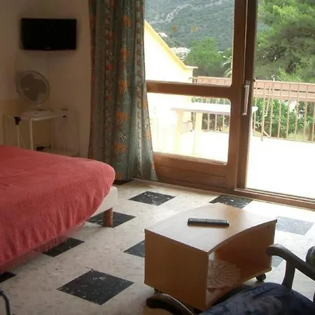 Cosy Avec Terrasse, Parking Et Wifi - Ideal Cures Et Centre-ville, Amelie-les-bains - Fr-1-703-3 Apartamento